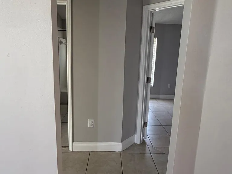 2809 Berkshire Cir — Photo 27