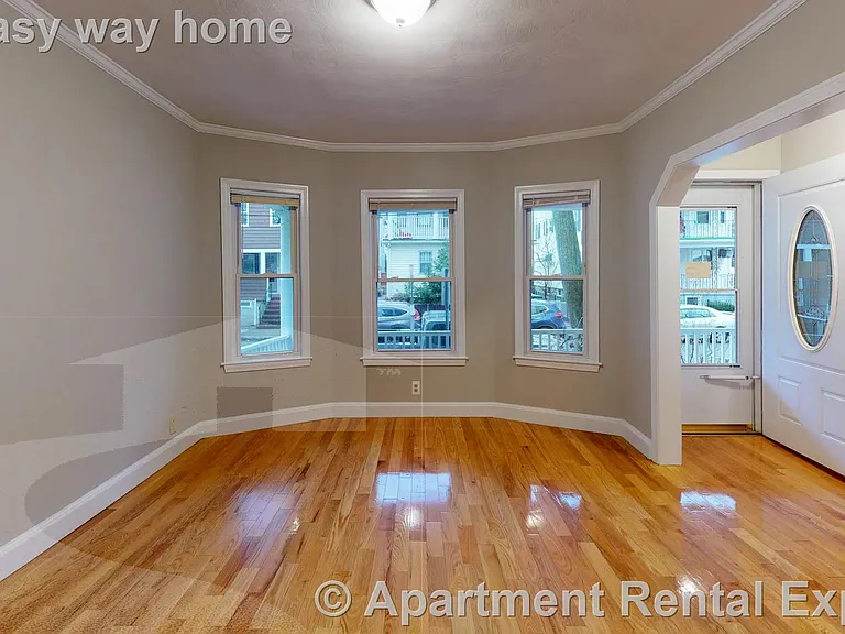 6 Edgar Ct #1 — Photo 2