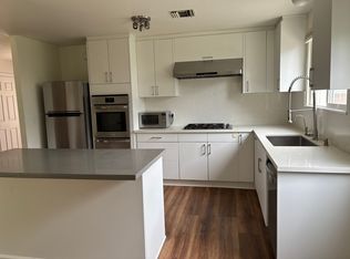 23464 Sylvan St, Woodland Hills, CA 91367