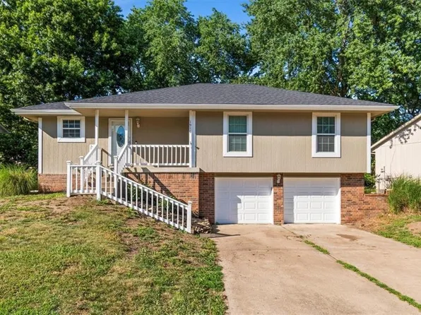 1916 NE Patterson Dr, Lees Summit, MO 64086