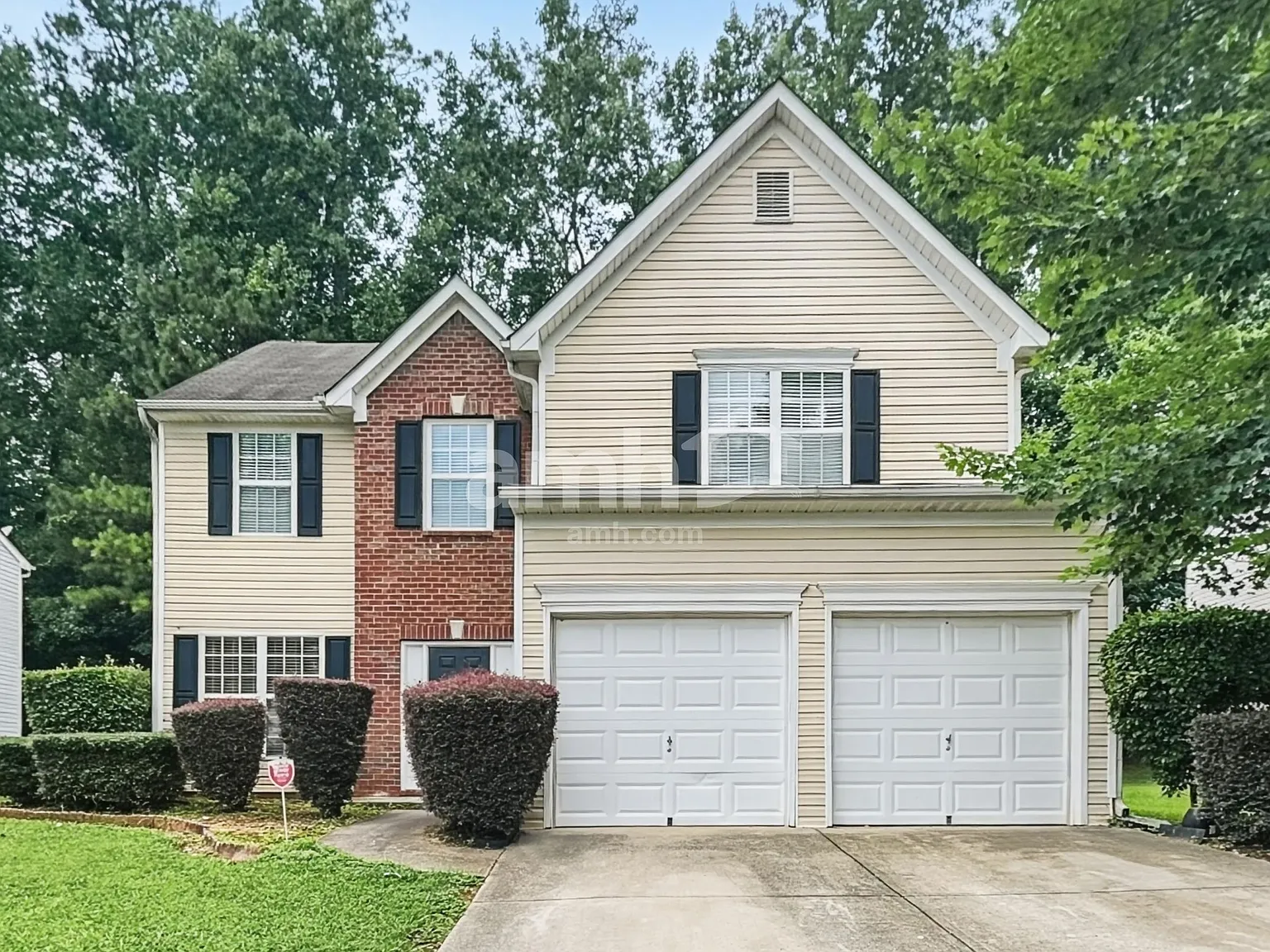 4 bed, 2.5 bath, 2026 sqft, $2,390 — Photo 1