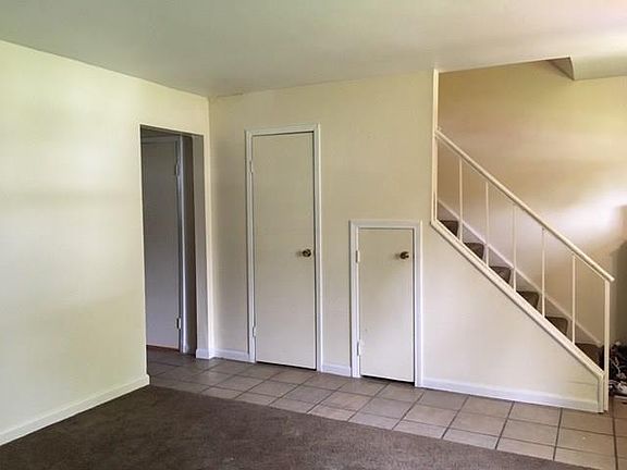 3rd image of 8312 Meadowlark Dr
