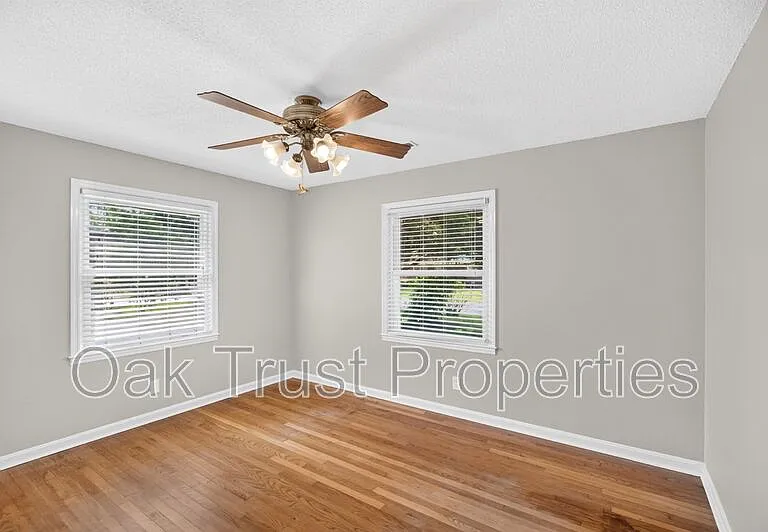 10 Newark Ave — Photo 12