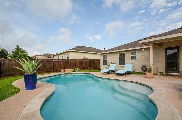 1st image of 132 Opal Lake Dr