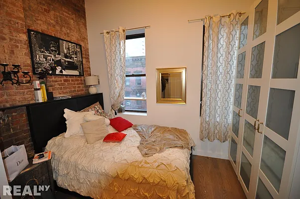 Rented by REAL New York | media 33