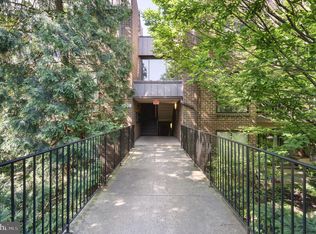 132 Roberts Ln APT 102, Alexandria, VA 22314