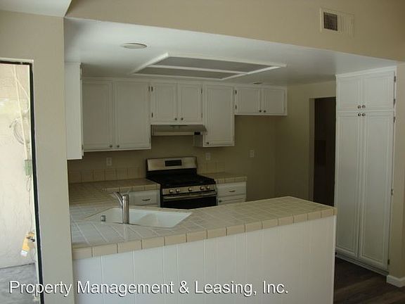 5th image of 912 Sagewood Dr