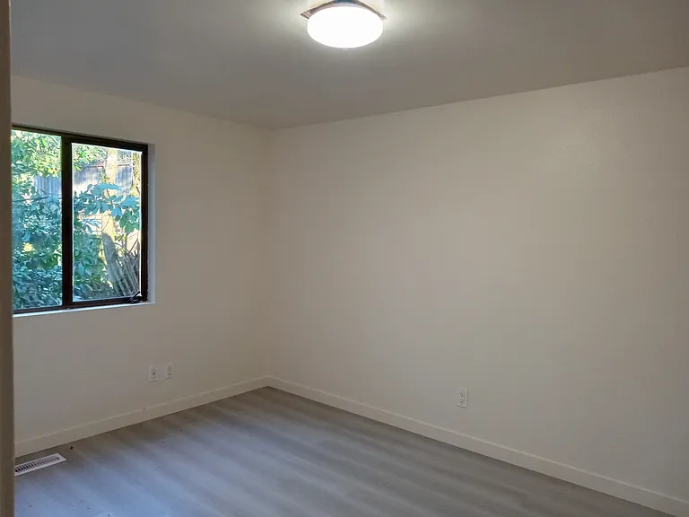 5917 Lake Washington Blvd SE — Photo 11