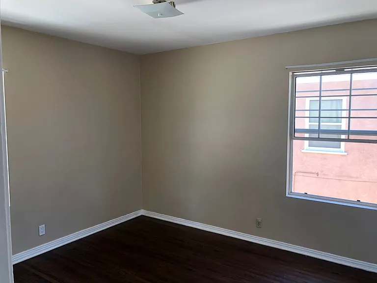 5458 Kinston Ave — Photo 2