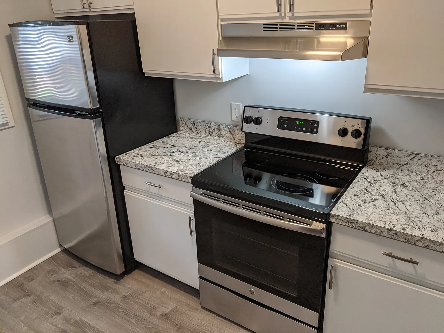 2 bed, 1.5 bath, 1123 sqft, $2,350 — Photo 4