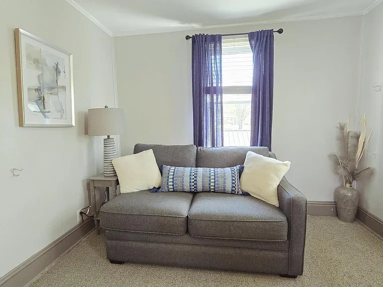 212 W F St #B — Photo 14