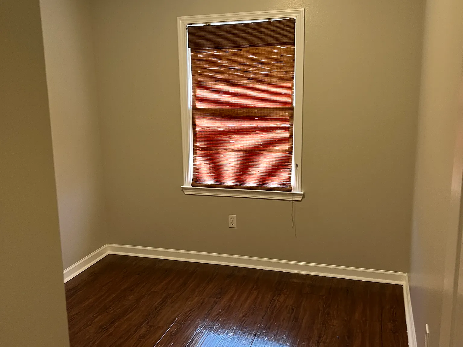 3 bed, 1000 sqft, $1,525 — Photo 3