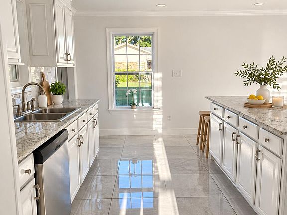 5th image of 500 Mimosa Ln