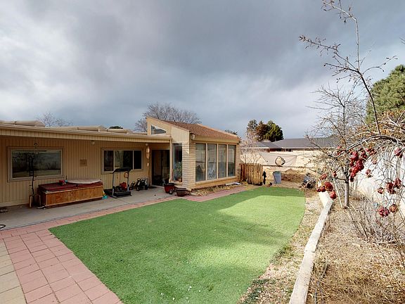 Huge EZ maintenance backyard