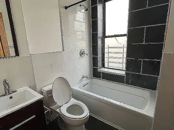 5th image of 340 Webster Ave APT 2C