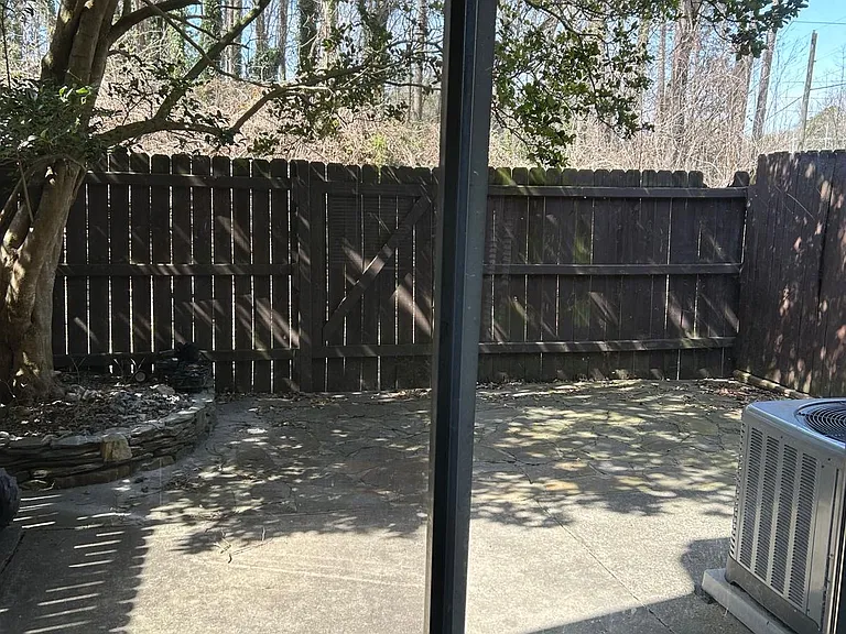 1810 Ashborough Rd SE #J — Photo 11