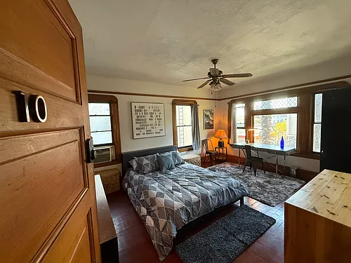 826 S Burlington Ave #10 Photo 1 826 S Burlington Ave #10 Photo 1