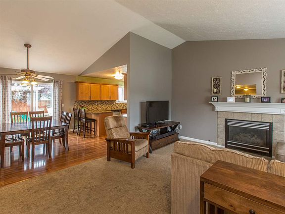 4th image of 3814 N Sunderland Ct