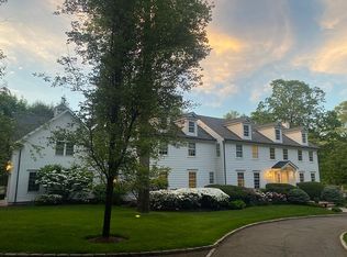 99 Brookwood Ln, New Canaan, CT 06840