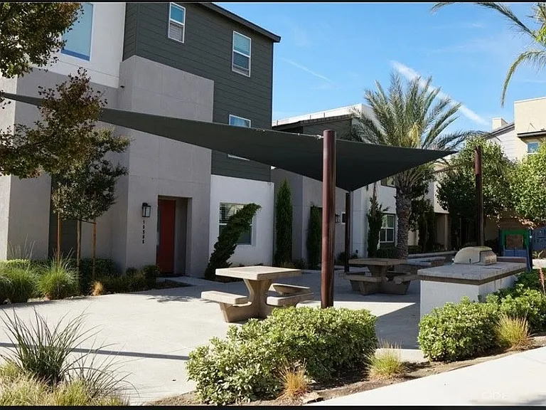 10519 Wilding Dr — Photo 50