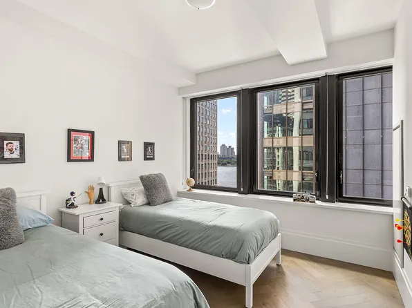 101 Wall Street image 2 of 18