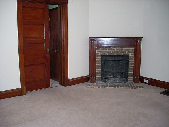 2nd image of 835 Ashland Ave APT 4