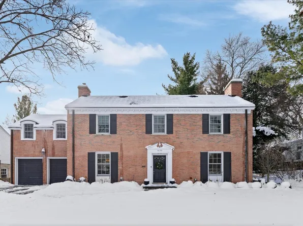 700 Park Dr, Kenilworth, IL 60043