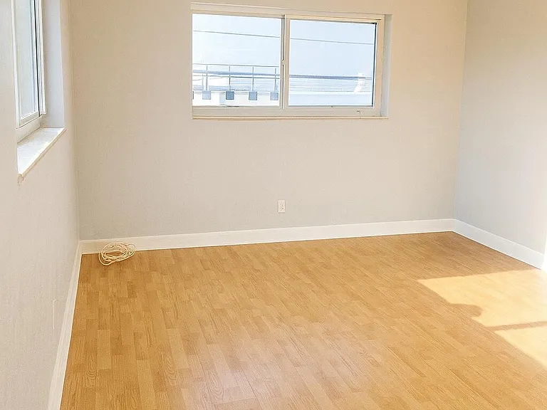 1001 SE 3rd St #3 — Photo 12