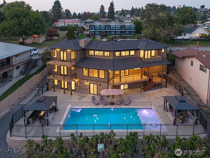 2nd image of 755 Wapato Way