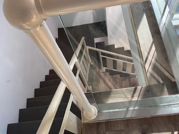 189 Bridge Street image 7 of 39