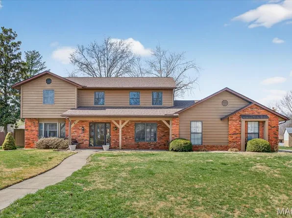 1005 Greentrail Ct, O'Fallon, IL 62269