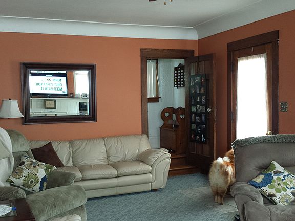 5th image of 118 N Church St