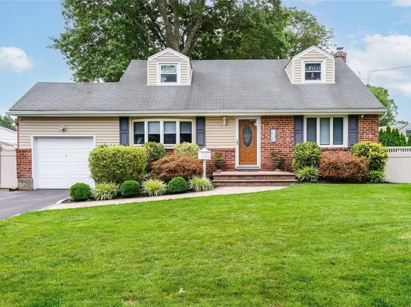 4 Eldridge Street, East Northport, NY 11731