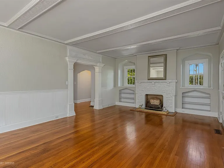1212 E Kings Hwy — Photo 9