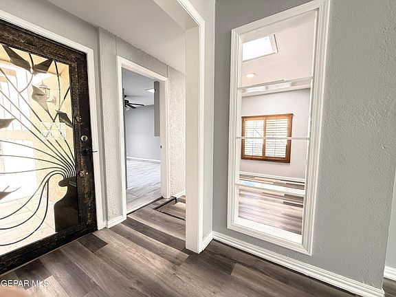 5th image of 10405 Ashwood Dr #A