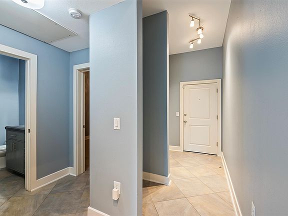 3rd image of 1011 Studemont St Ste 101