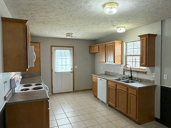 4th image of 3837 S Timbercreek Ave