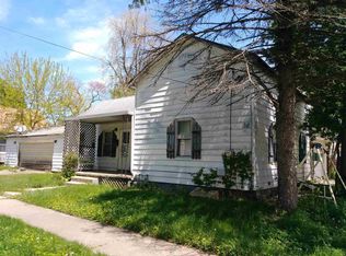 435 N Avenue B #B, Canton, IL 61520