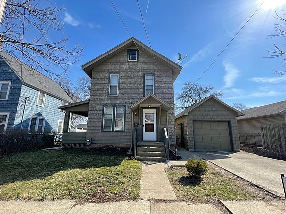 2nd image of 825 Chestnut St