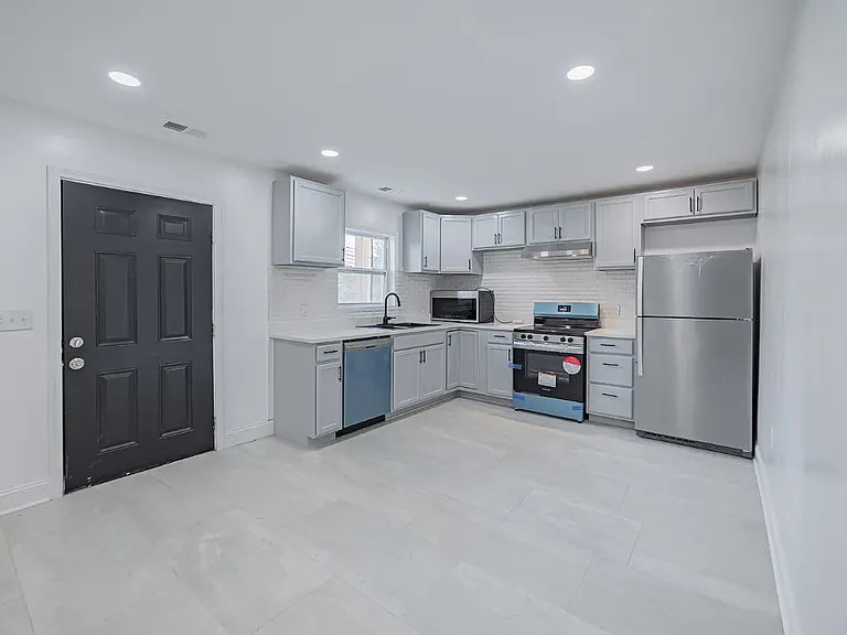 830 Market St — Photo 2
