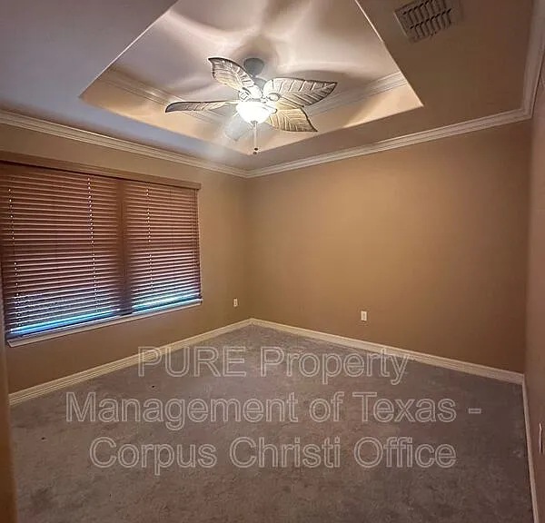 6902 Anastasia — Photo 25