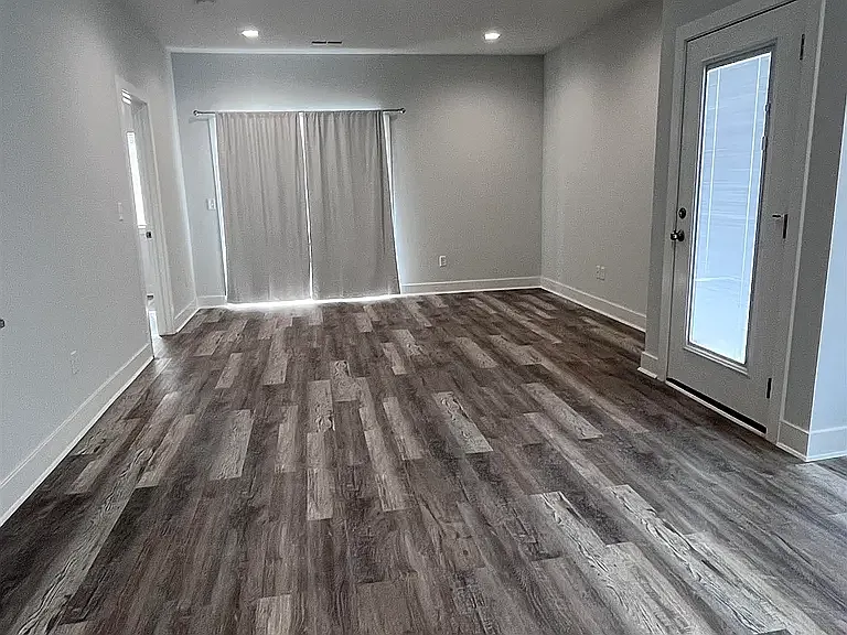 5466 Colburn Ct E — Photo 3