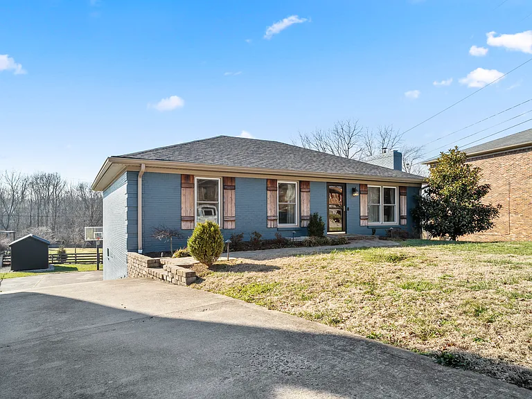 4357 Clemens Dr — Photo 4