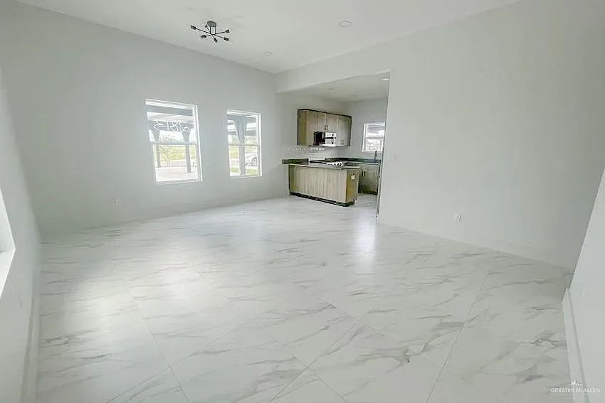 2 bed, 2.0 bath, 860 sqft, $1,150 — Photo 4