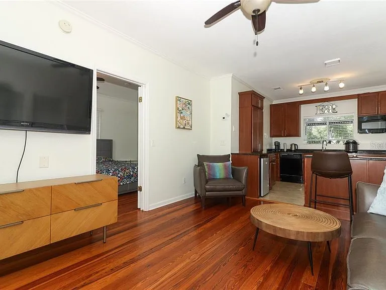 1442 Palm Ave — Photo 6