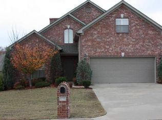 104 Hidden Falls Ln, Maumelle, AR 72113