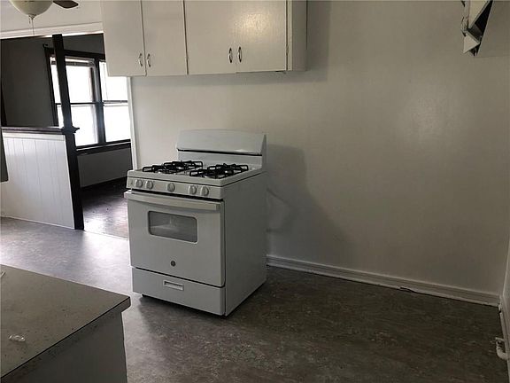 3rd image of 2090 S Mount Olive St