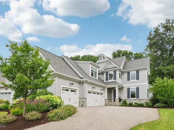 7412 Villa Rdg, Chagrin Falls, OH 44023