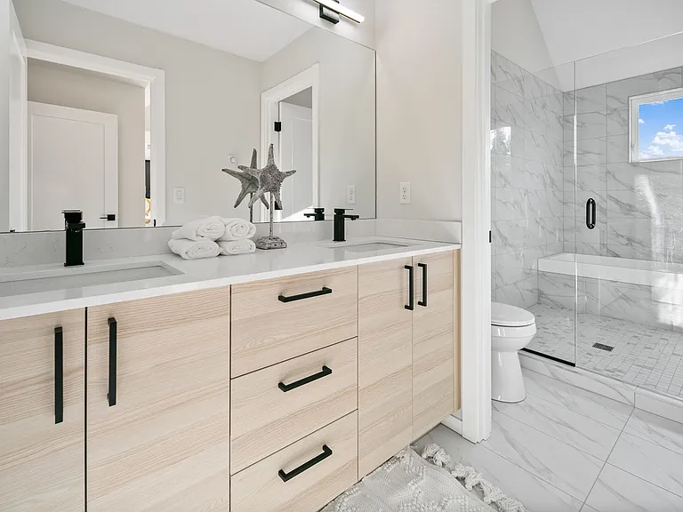 10036B Stone Ave N — Photo 15