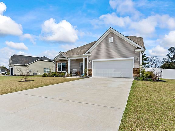 4th image of 562 Honeyhill Loop